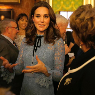 Η Kate Middleton χορεύει σε σταθμό του τρένου μαζί με τους θαυμαστές της!