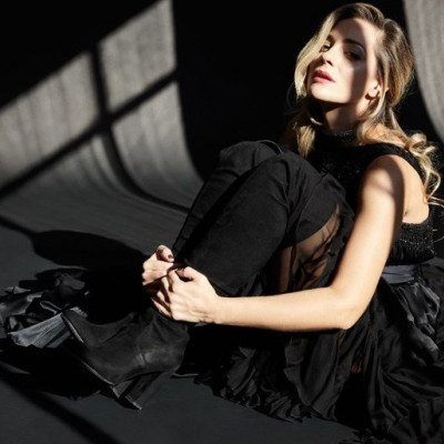 Μπελ Ρεβ: Η Νατάσσα Μποφίλιου με νέα παράσταση στο Διογένης Studio