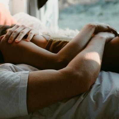 Γιατί σου στέλνει μηνύματα αλλά δε σε συναντάει από κοντά; 5 πολύ ειλικρινείς λόγοι