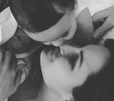 Πριν μερικές ώρες έγινε μαμά για δεύτερη φορά και αυτή ειναι η πρώτη φωτογραφία στο Instagram