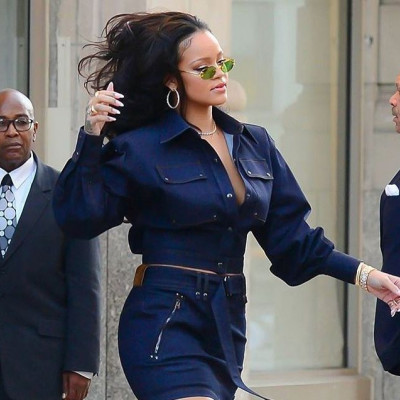 Tα καινούργια Jimmy Choo που φοράει η Rihanna είναι το νέο shoe crush μας