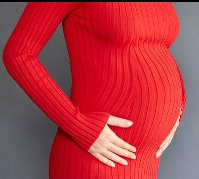 Βίντεο με το μωρό να κλωτσάει την κοιλίτσα της δημοσίευσε η γνωστή τραγουδίστρια