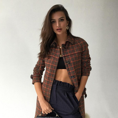 Δεν μας λυπήθηκε καθόλου! Η Emily Ratajkowski ποζάρει γυμνή στο Instagram και προκαλεί εγκεφαλικά