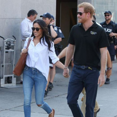 Η Ελισάβετ έξω φρενών: Ο Harry & η Meghan Markle έσπασαν ήδη το βασιλικό πρωτόκολλο