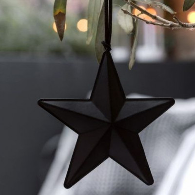 Γιατί το μαύρο ταιριάζει και με τα Χριστούγεννα! Δες πώς θα το βάλεις στη διακόσμησή σου!