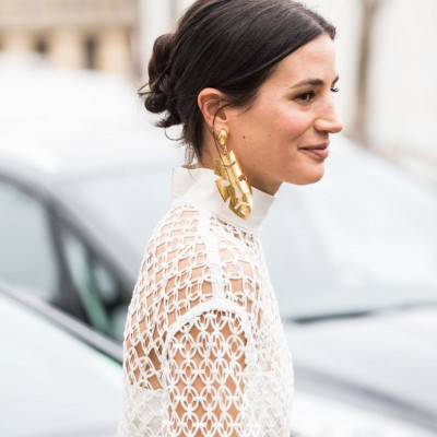 Οδηγός Αγοράς: 8 ζευγάρια σκουλαρίκια για να εντυπωσιάσεις αυτά τα Χριστούγεννα