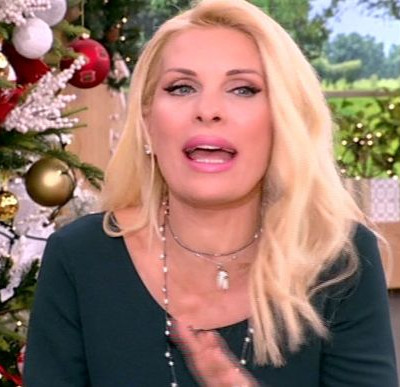 Η Ελένη Μενεγάκη επέστρεψε και έκανε... αποκαλύψεις για το πώς πέρασε τις γιορτές