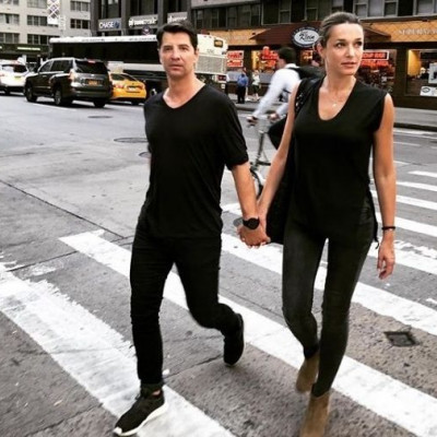 Τα παιδιά της οικογένειας Ρουβά ανοίγουν τα δώρα και το διαδίκτυο… λιώνει