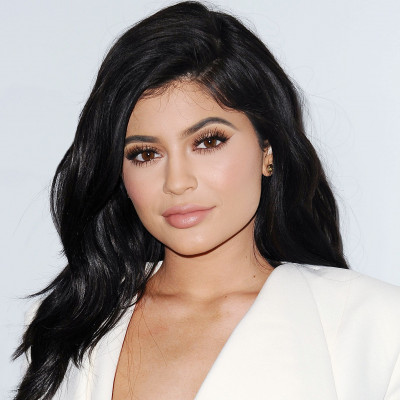 Stop the Press: H Κylie Jenner μόλις παραδέχτηκε την εγκυμοσύνη της