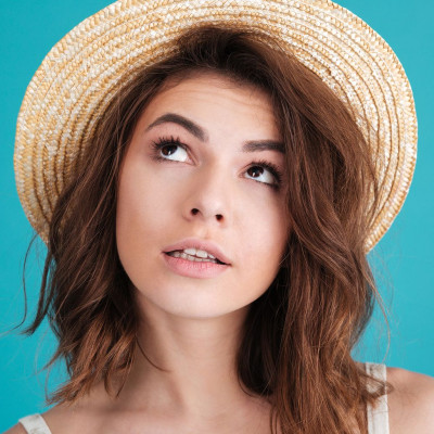 Τι δείχνει το χρώμα των ούρων σου για την υγεία σου; (εικόνες)