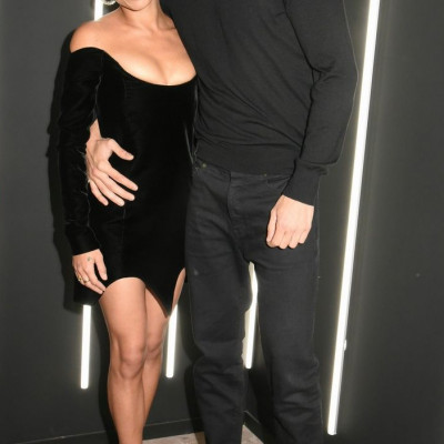 Η star φωτογραφίζεται με τον σύντροφο της και βάζει τέλος στις φήμες για τη σχέση της με τραγουδιστή