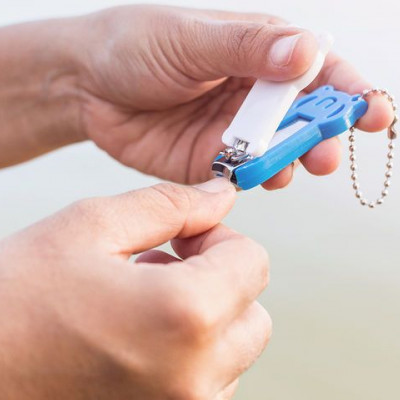 Μαύρη γραμμή στο νύχι: Τι μπορεί να σημαίνει & πότε να επισκεφτείτε γιατρό