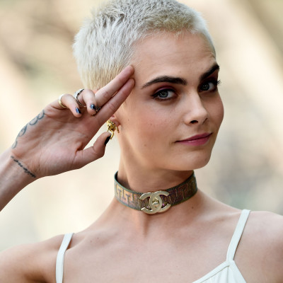19 beauty looks της Cara Delevigne που δε θα ξεχάσουμε ποτέ
