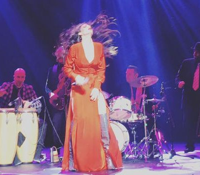 Ήβη Αδάμου: Με φουσκωμένη κοιλίτσα και σέξι φόρεμα στην πίστα - Δείτε το βίντεο