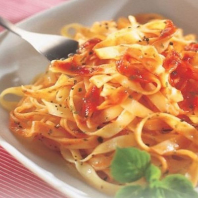 Ταλιατέλλες Melissa με τοματίνια, βασιλικό και κρέμα γάλακτος