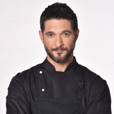 Κορίτσια, ο κούκλος Πάνος Ιωαννίδης δηλώνει μόνος