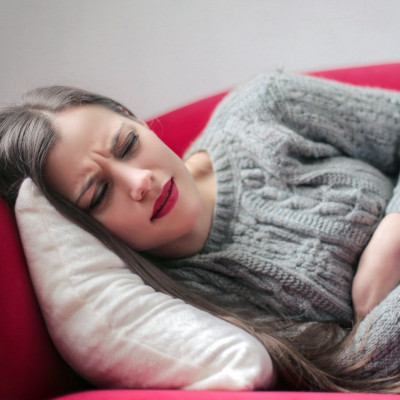 Αφόρητος πόνος στην περίοδο; Δεν είναι υπερβολή, μπορεί να είναι ενδομητρίωση