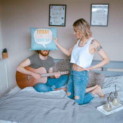 Ποια είναι τελικά η εποχή που ερωτευόμαστε περισσότερο;