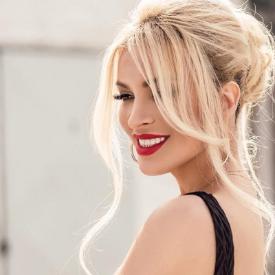 Η Κατερίνα Καινούργιου έκανε την πιο τολμηρή αλλαγή στα μαλλιά της