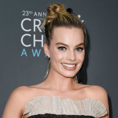 14 φορές που η Margot Robbie έπιασε ψηλά τα μαλλιά της και εντυπωσίασε στο κόκκινο χαλί!