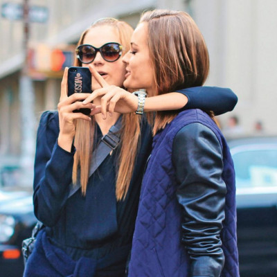 Τρία hashtags που ακολουθούν σήμερα όλα τα στυλάτα κορίτσια στο Instagram