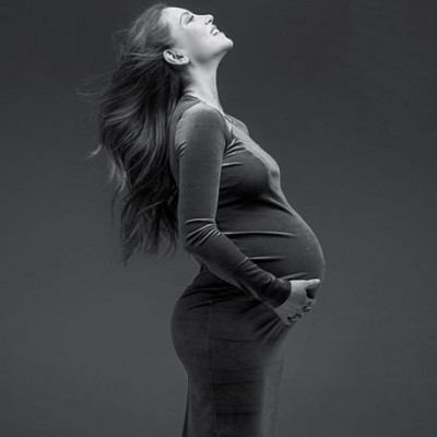 H Αθηνά Οικονομάκου μόλις αποκάλυψε το φύλο του παιδιού της