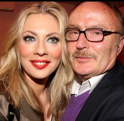 «Λύγισε» ο Ντίνος Καρύδης: «Χρωστάω στην Σμαράγδα και δεν θα έπρεπε. Αυτή μας συντηρεί»