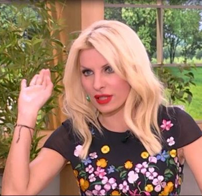 Η Ελένη μας τρέλανε! Δείτε τι κάνει 06:30 το πρωί, όταν όλοι κοιμούνται στο σπίτι της!