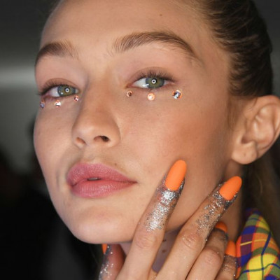 Straight from the fashion shows: 6 ιδέες για να αναβαθμίσεις το μανικιούρ σου