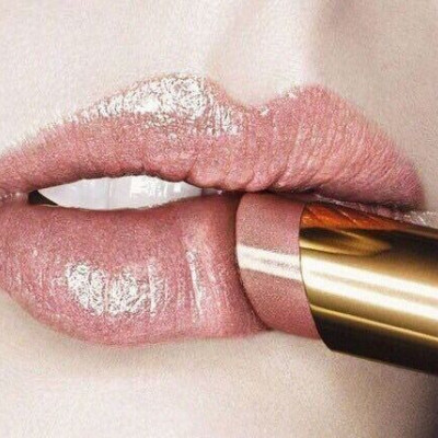 Σαρκώδη, ζουμερά χείλη... Αφού τα θες, θα τα έχεις!