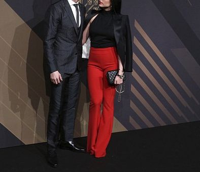 Eίναι δυνατόν να έχει AYTO το σώμα τέσσερις μήνες μετά τη γέννα;