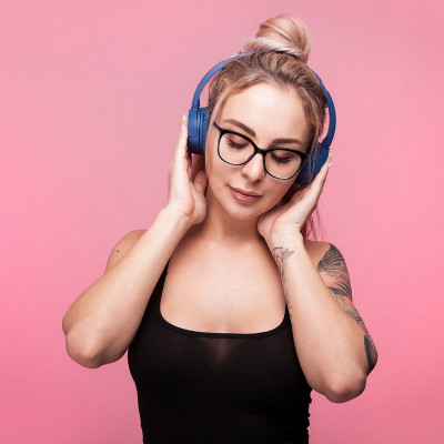 Αυτά τα ακουστικά ταιριάζουν μόνο σε έναν τύπο γυναίκας!