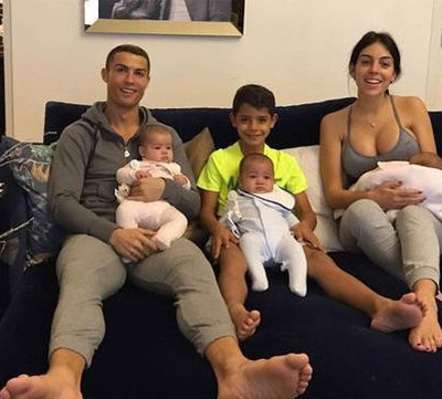 Cristiano Ronaldo: Η απίθανη φωτογραφία της συντρόφου και των παιδιών του στο τζακούζι