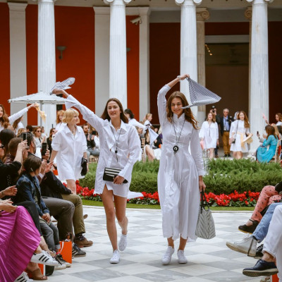 Η Folli Follie μας καλωσορίζει στο Club Riviera!