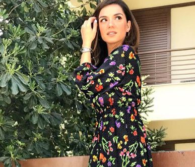 Βάσω Λασκαράκη: Δείτε τη να βάφει αβγά με την κόρη της