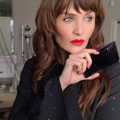 Η τεχνολογία συναντά τη δημιουργικότητα καθώς η Huawei συνεργάζεται με την Helena Christensen