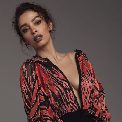 Η Ελένη Φουρέιρα μας δείχνει το κορμί της χωρίς ρετούς. Over