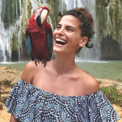 Aloha vibes: Η Χριστίνα Μπόμπα με αυτήν της τη φωτό μας έφερε ένα βήμα πιο κοντά στο καλοκαίρι