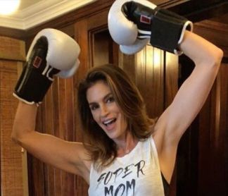Cindy Crawford: Τι συμβαίνει στο γάμο της; Τα δημοσιεύματα για προβλήματα κάνουν το γύρο του κόσμου