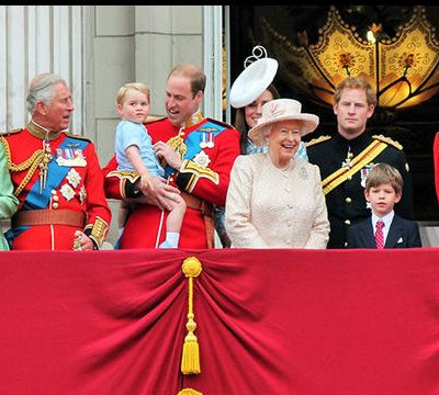 Απίστευτο! Αυτές είναι οι 10 λέξεις που δεν χρησιμοποιούν ποτέ τα μέλη της βασιλικής οικογένειας