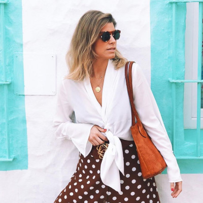 Η φούστα που φορούν όλες οι fashion bloggers και σίγουρα θα θέλεις για τη συλλογή σου