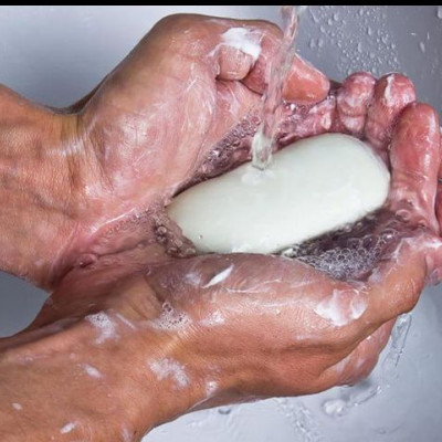 Οι 9 «αθώες» καθημερινές συνήθειες που αφαιρούν χρόνια ζωής (εικόνες)