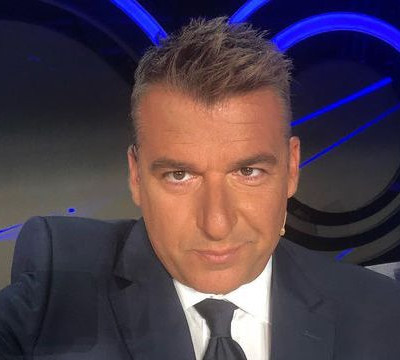 Γιώργος Λιάγκας: Δείτε τον γιο του, Γιάννη να δαμάζει τα κύματα