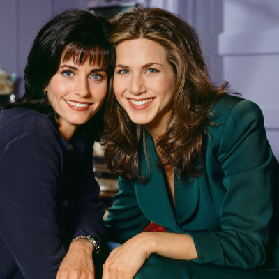 Jen Aniston & Courtney Cox στο απόλυτο reunion! Μάθε τι έκαναν μαζί οι κολλητές από «Τα Φιλαράκια»