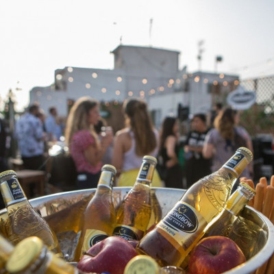 Πώς μια κρυφή ταράτσα στην Αθήνα ξάφνιασε τη μέρα μας