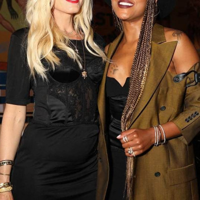 Μετά τις φήμες εγκυμοσύνης, η star κάνει την πρώτη της εμφάνιση και η κοιλίτσα της είναι ευδιάκριτη