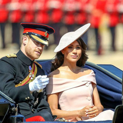 Η πρώτη εμφάνιση της Meghan Markle στο μπαλκόνι του Buckingham  είναι γεγονός