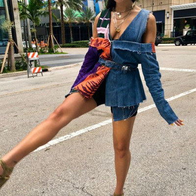 Είναι δυνατόν; Δύο εβδομάδες μετά τη δημοσιοποίηση της σχέσης τους, αυτός απαθανατίζεται με άλλη