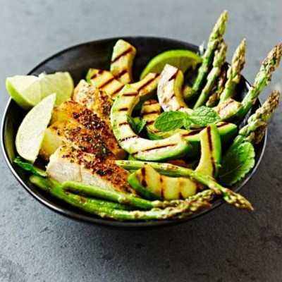 Η πιο νόστιμη αποτοξινωτική σαλάτα των 2 εκατομμυρίων προβολών: Έτσι θα την φτιάξεις