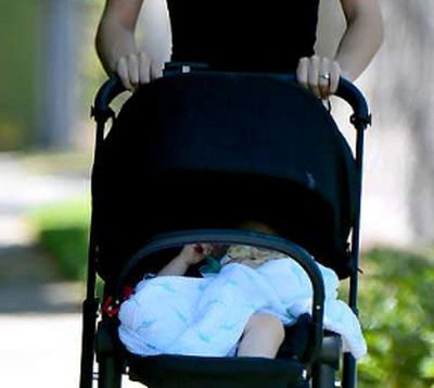 Έντεκα μήνες μετά τη γέννηση του γιου της και έχει αυτό το κορμί (pics)